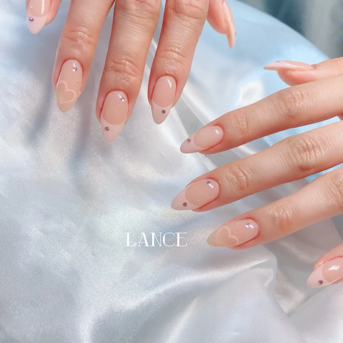 ネイル オーロラネイル フレンチネイル キラキラネイル 韓国ネイル ピンク Lance nailのネイルデザイン