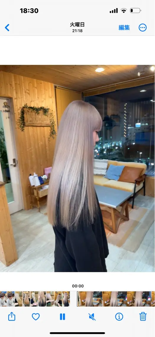 ロング カット ヘアカラー ハイトーン belle ナホのヘアスタイル