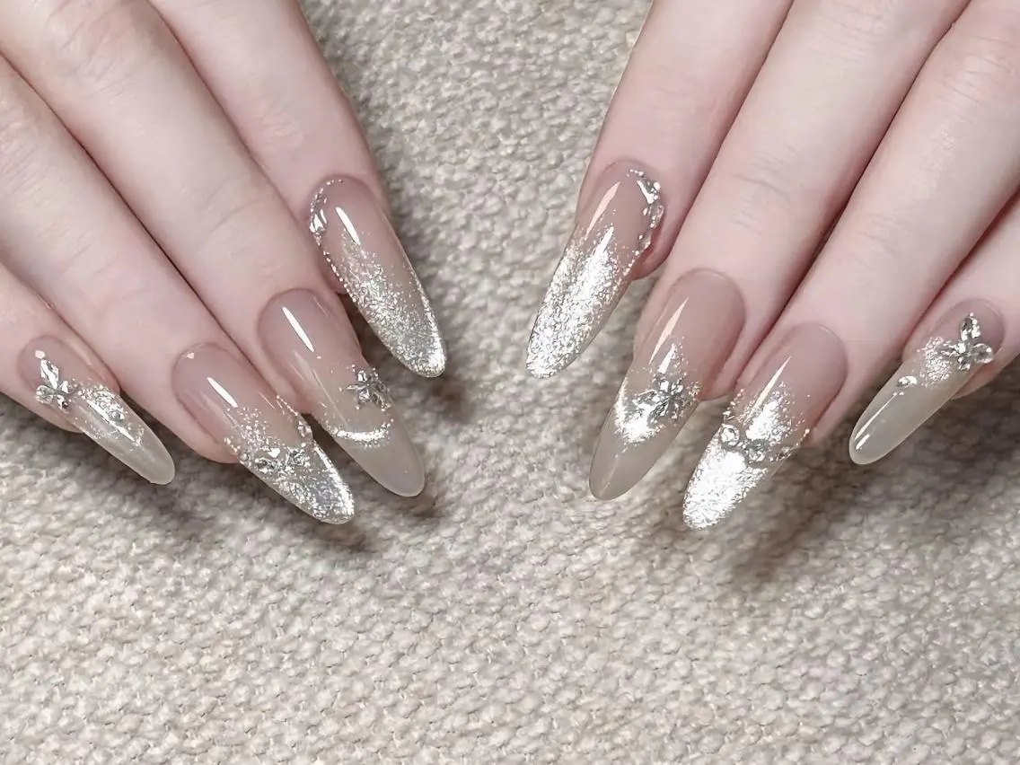 ネイル アートネイル カジュアル グラデーション ホログラムネイル ラメ(グリッター) ハンドネイル ハンドケア 💗NA.YUKI NAIL💗のネイルデザイン