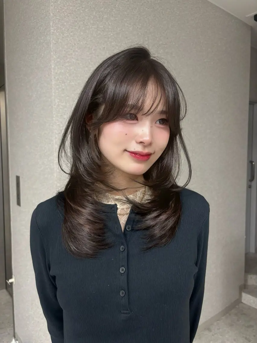 ミディアム カラー ヘアアレンジ ブリーチ 透明感カラー ブリーチなしカラー 小顔カット トリートメント カット ヘアカラー トリートメント 艶カラー￤モテヘア￤ まなみ🎀💞のヘアスタイル