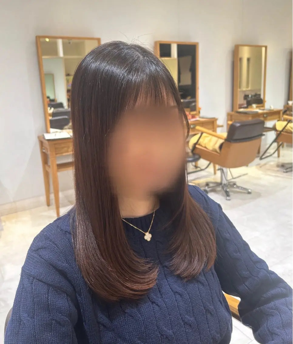 ミディアム レイヤーカット 透明感カラー☁️岩永 侑奈のヘアスタイル