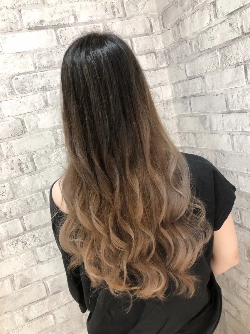 ロング カラー ヘアアレンジ 小林 妃那のヘアスタイル