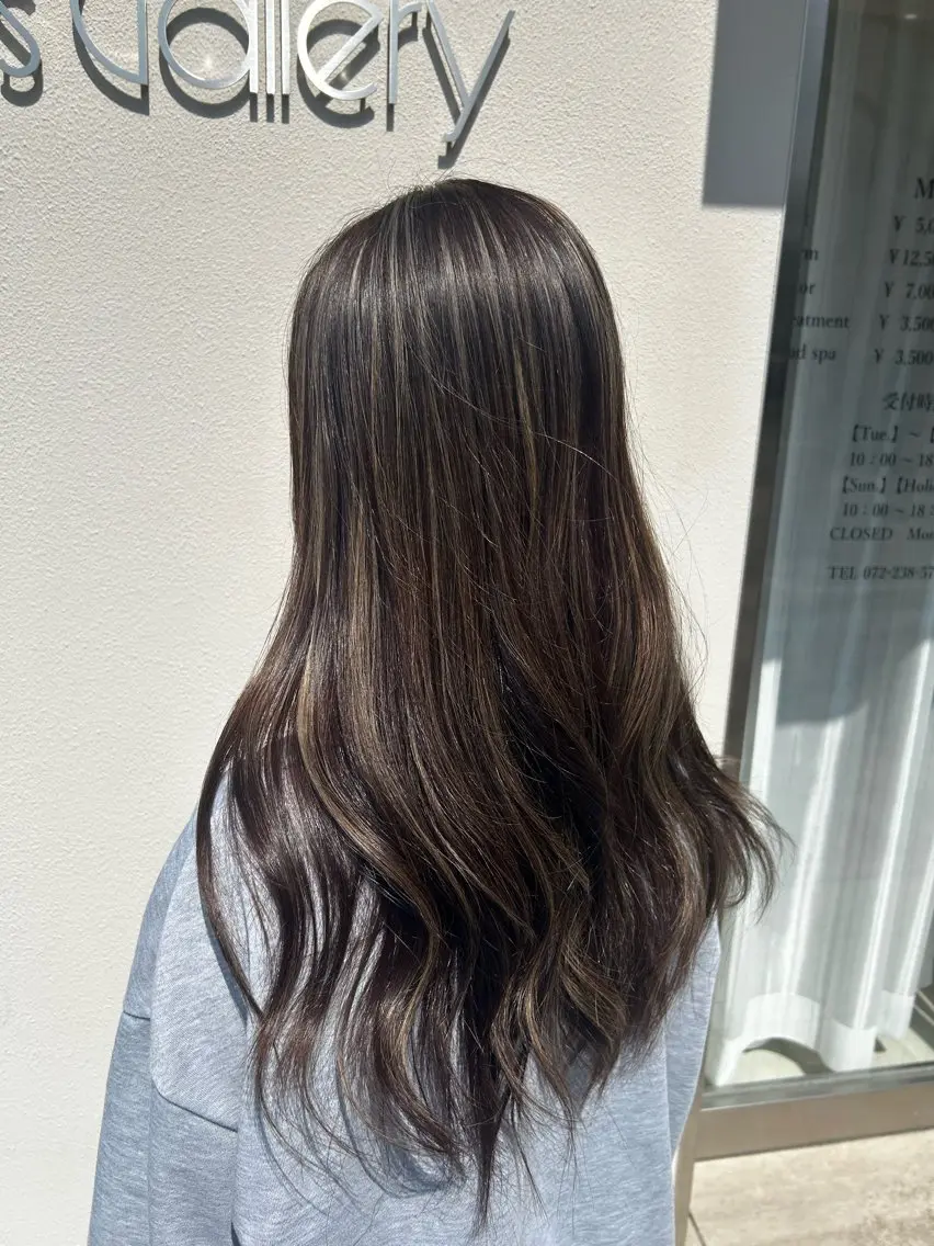 ロング カラー ヘアカラー ヘアーズギャラリー 山本愛華のヘアスタイル