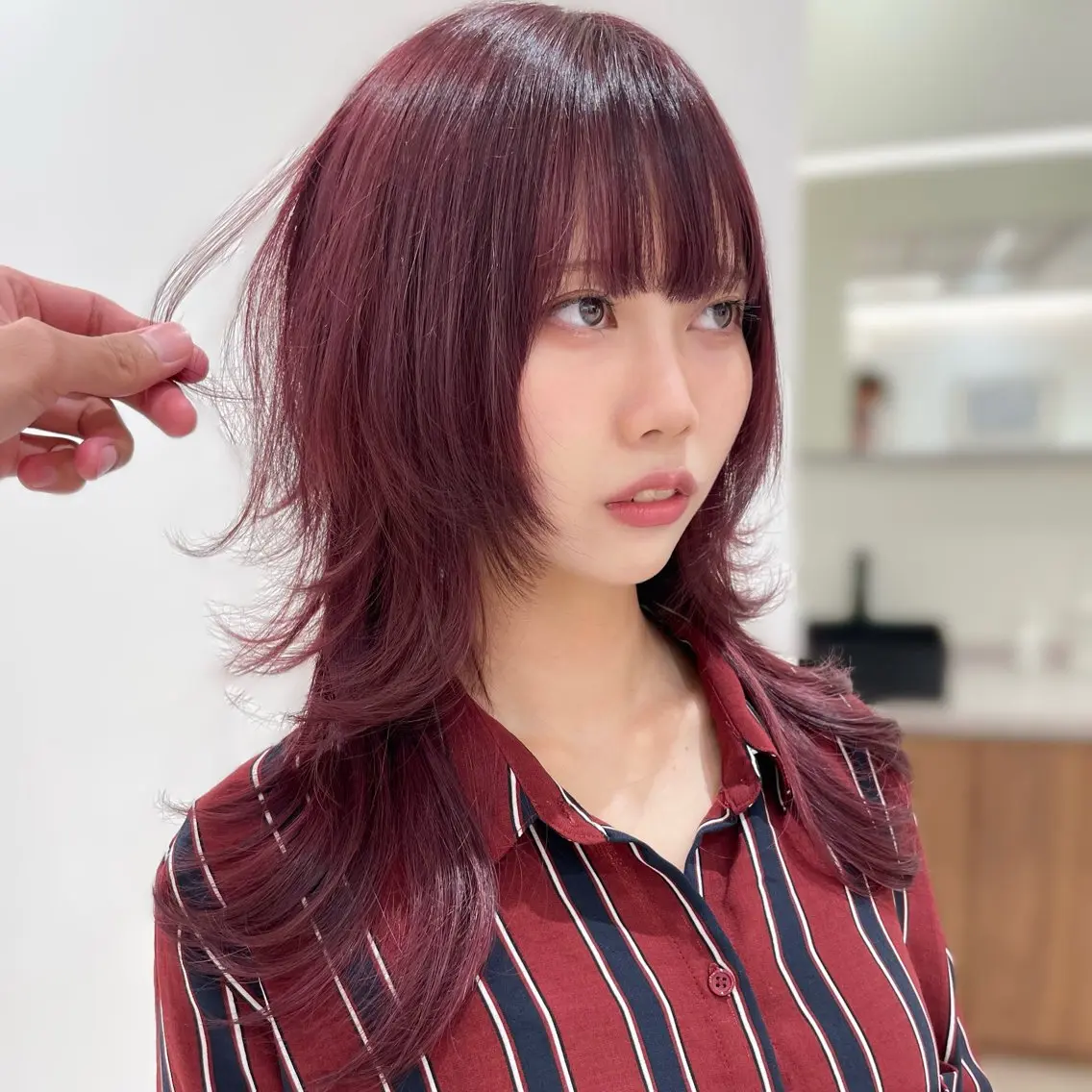 ロング くびれヘア レイヤーカット ロング 小顔カット ウルフカット カット ヘアカラー ウルフカット/ ハッシュカット/山路のヘアスタイル