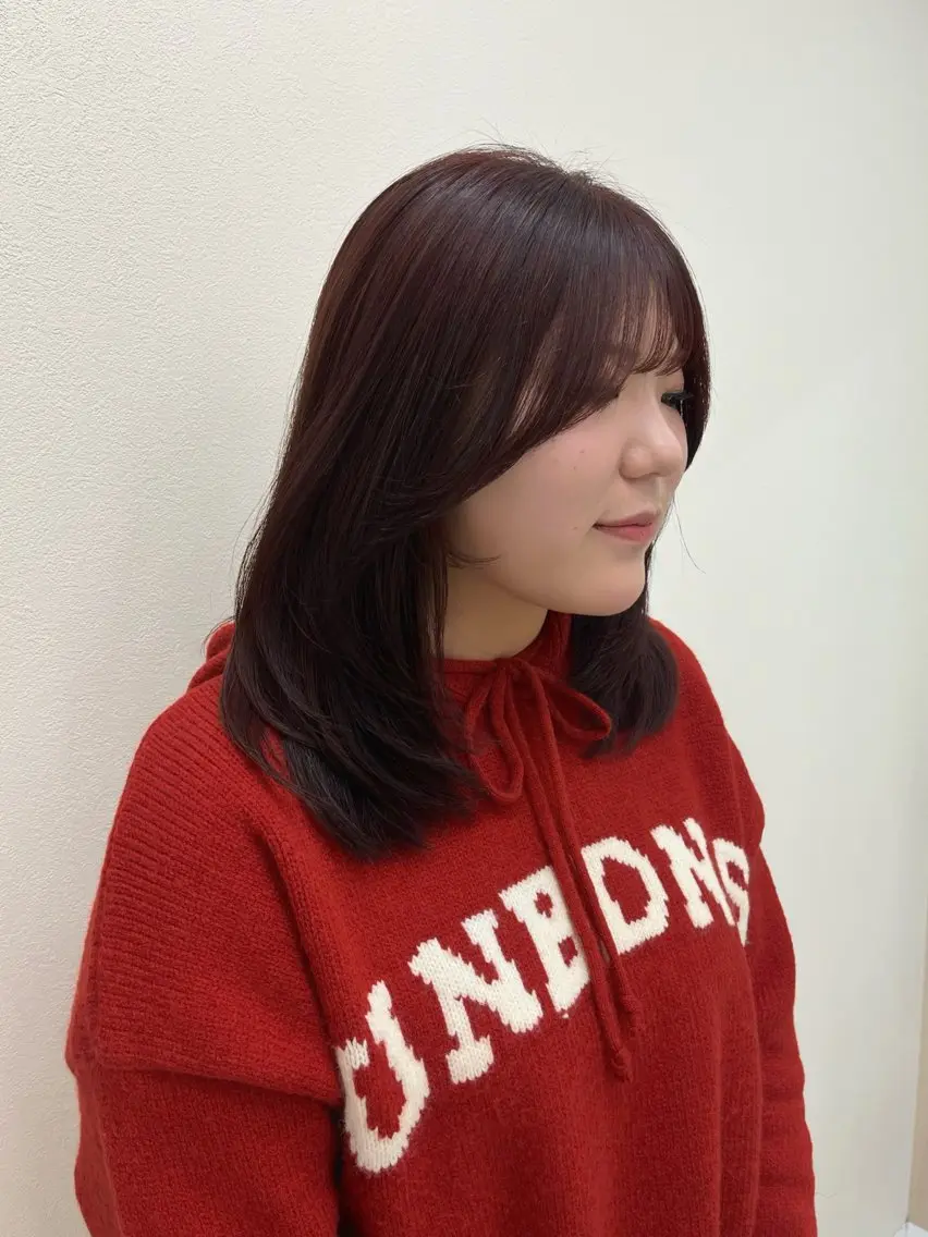 セミロング カラー レッドカラー レイヤーカット 中村 佳歩のヘアスタイル