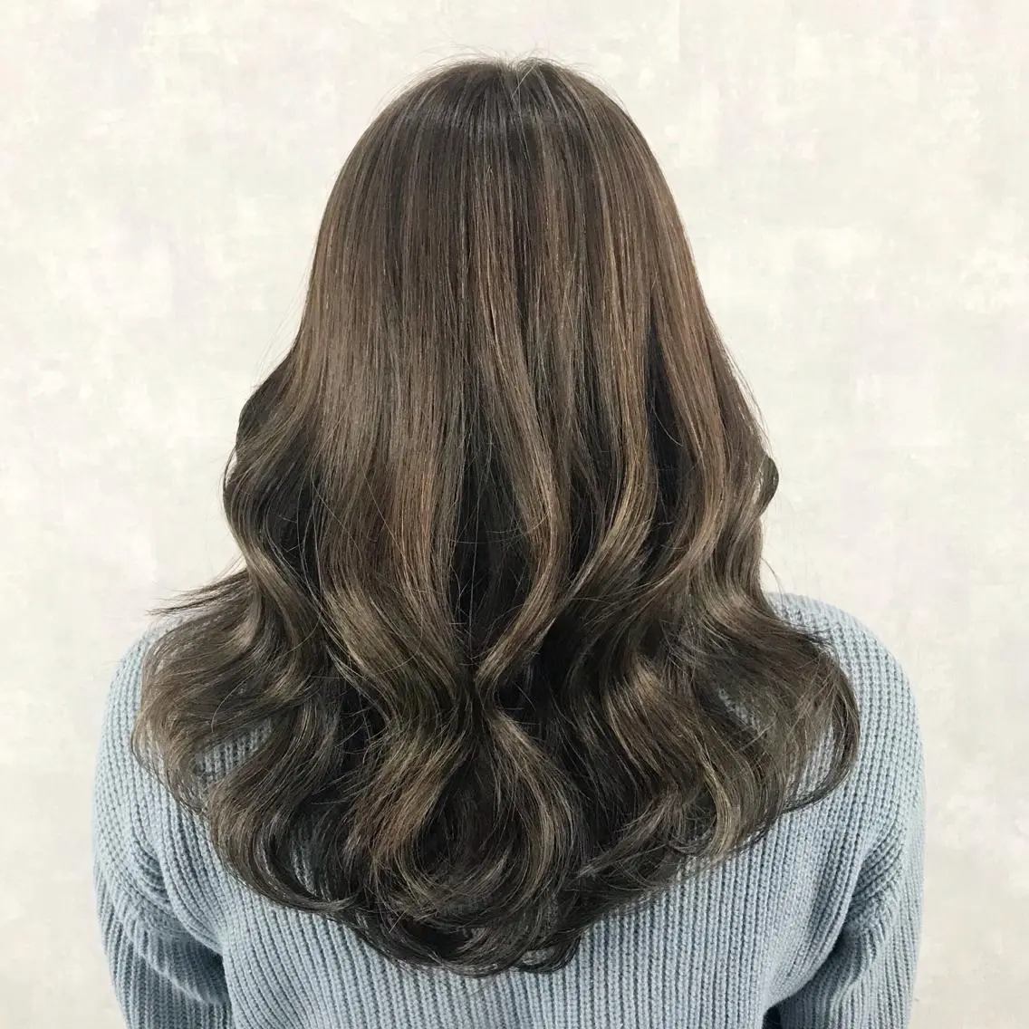 ロング カラー ブリーチ グレージュ ハイライトカラー ハイライト ヨシンモリ K-POP好き美容師 🇰🇷Kai.Yのヘアスタイル