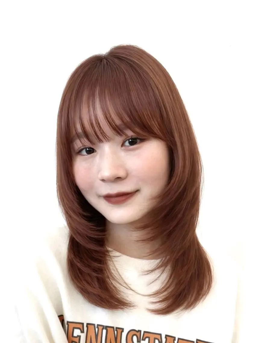 ミディアム カラー ヘアアレンジ ブリーチ 透明感カラー ダブルカラー ブリーチなしカラー 韓国風ヘア カット ヘアカラー トリートメント ヘッドスパ ヘアセット レイヤーカット×透明 感カラー💫AINAのヘアスタイル