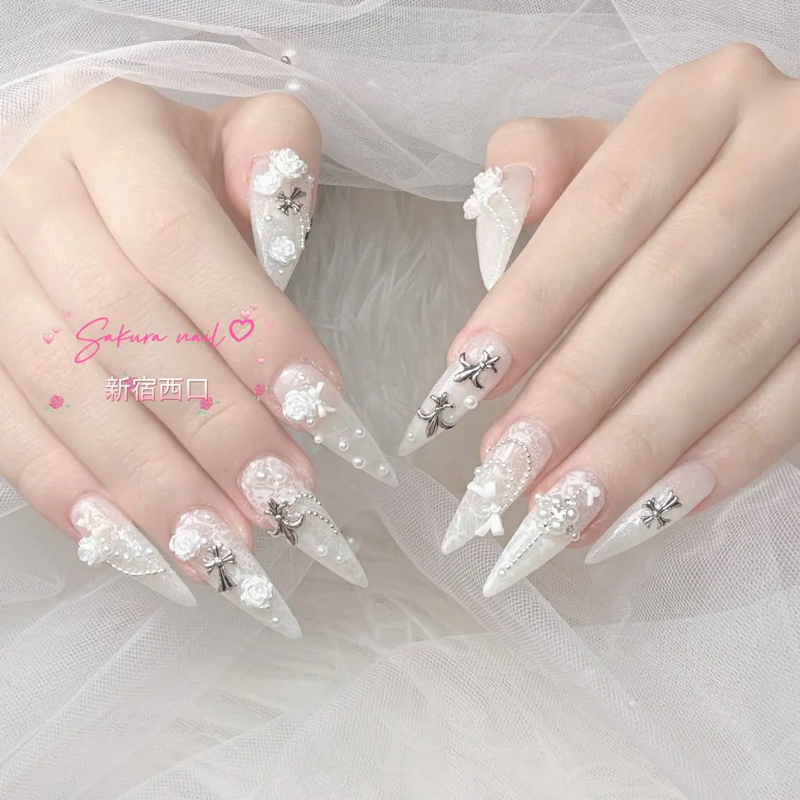 ネイル オーロラネイル クリアネイル フラッシュネイル フレンチネイル ジェルネイル ハンドネイル Sakura Nail Salonのネイルデザイン