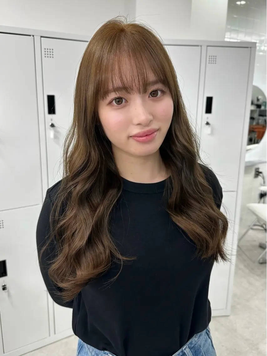 ロング ヘアカラー タマシロカリン 艶カラー/レイヤーのヘアスタイル