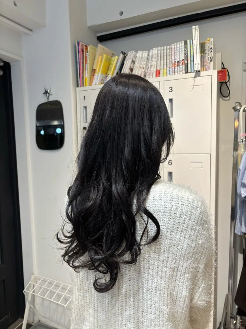 ロング カラー ヘアカラー ニシムラ アヤカのヘアスタイル