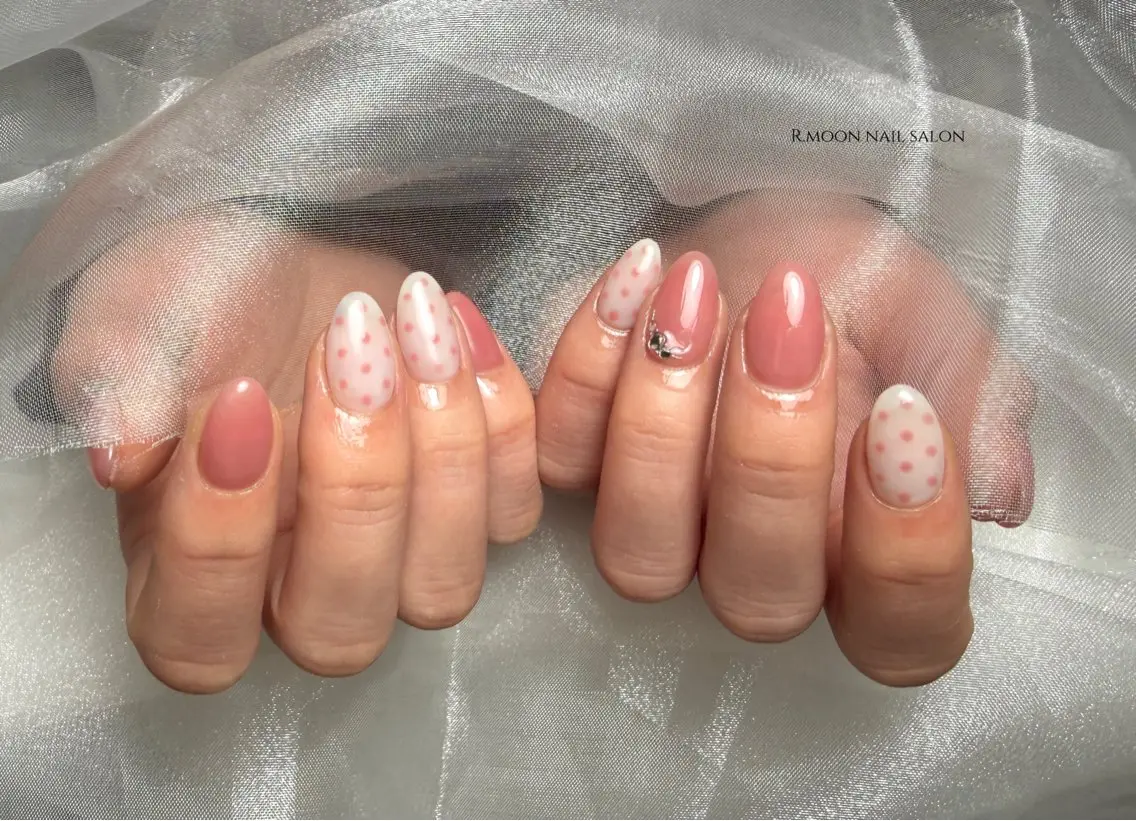 ネイル ドット R.moon nail salonのネイルデザイン