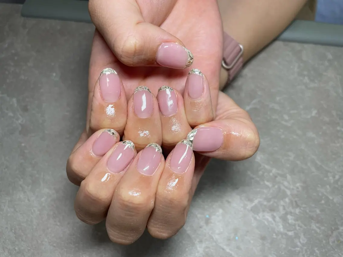 ネイル LAVISH 大和店 emi・:*+のネイルデザイン