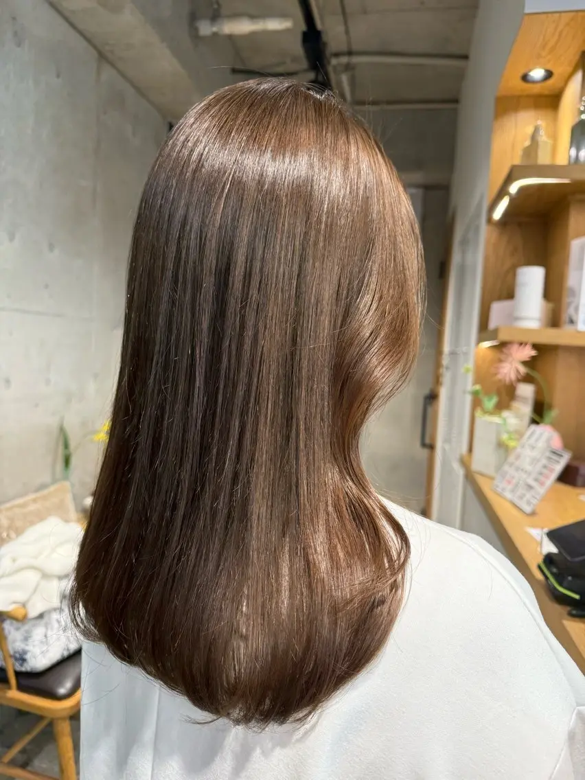 セミロング カラー ブリーチ グレージュ ヘアカラー 🌼透明感カラー ✳︎eri🌼のヘアスタイル