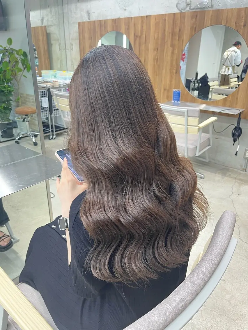 ロング カラー ブラウンカラー 透明感カラー ハイトーンカラー トリートメント 【毎朝セット3分】 メンズパーマ　真人のヘアスタイル