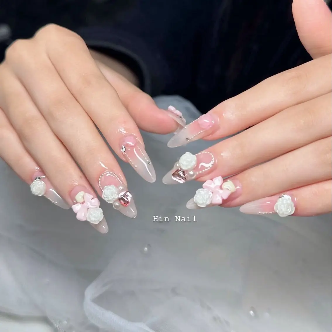 ネイル アニマル柄 ボルドー ブラウン チークネイル ドット ハンドネイル HIN NAILのネイルデザイン