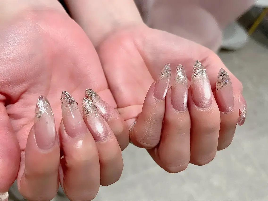 ネイル マグネットネイル WHITE NAIL 大島のネイルデザイン