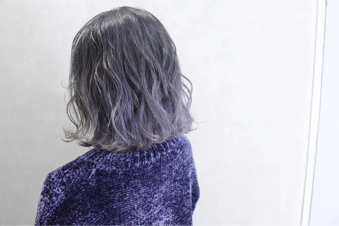 ショート カラー ヘアアレンジ グラデーションカラー シルバー ヘアカラー トリートメント lani ブリーチ /ダブルカラーのヘアスタイル