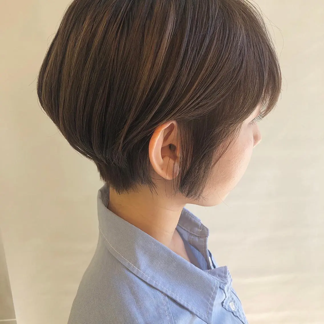 ショート カラー 透明感カラー ハイライトカラー ハイライト ショートヘア カット ヘアカラー 齋藤 咲のヘアスタイル