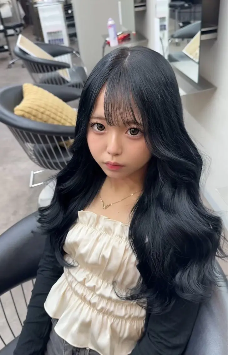 カラー 一宮 淚のヘアスタイル