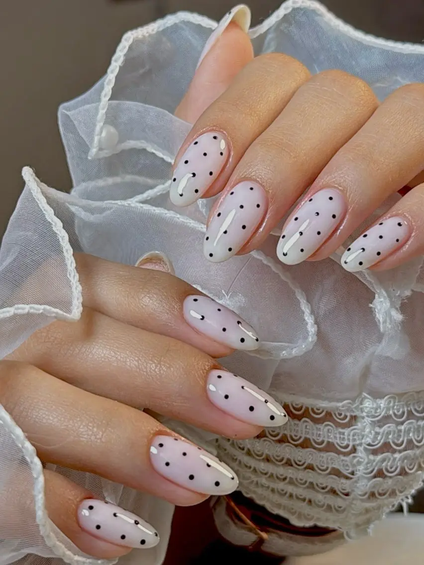 ネイル フレンチネイル ジェルネイル 韓国ネイル マグネットネイル 持ち込み ハンドネイル Royal nail_Mimiのネイルデザイン