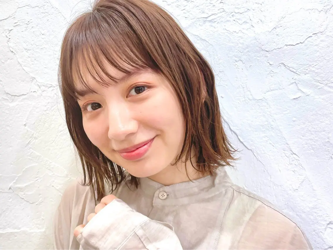 ミディアム くせ毛 縮毛矯正 カット 縮毛矯正 髪質改善 縮毛矯正/ レイヤー/銀座/本木のヘアスタイル