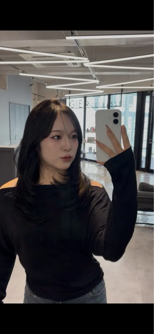 ロング 真下 瑞歩のヘアスタイル