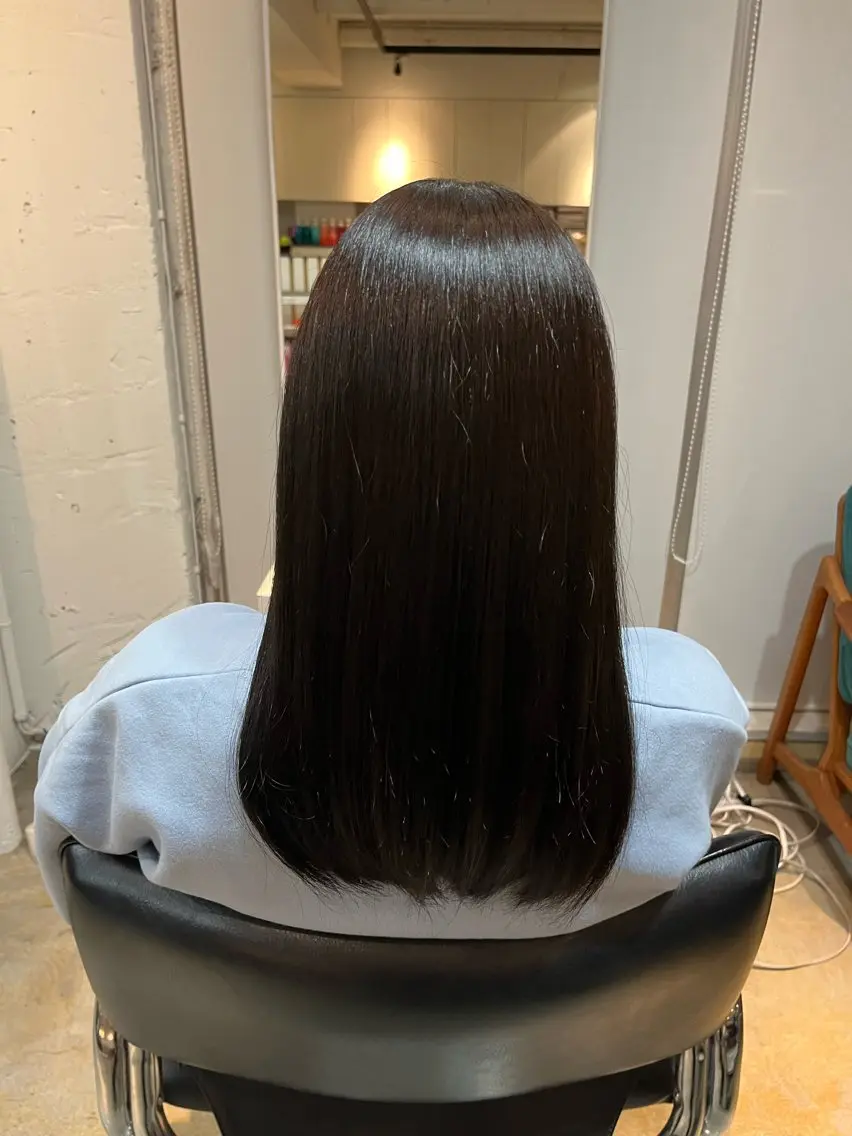 セミロング 縮毛矯正 栗林 惟のヘアスタイル