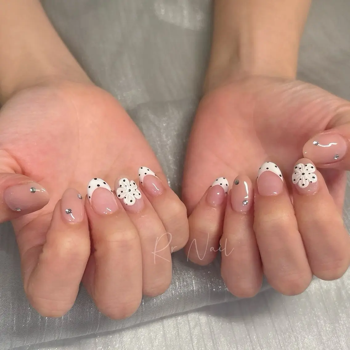 ミディアム ハンドネイル Rr Nailのネイルデザイン