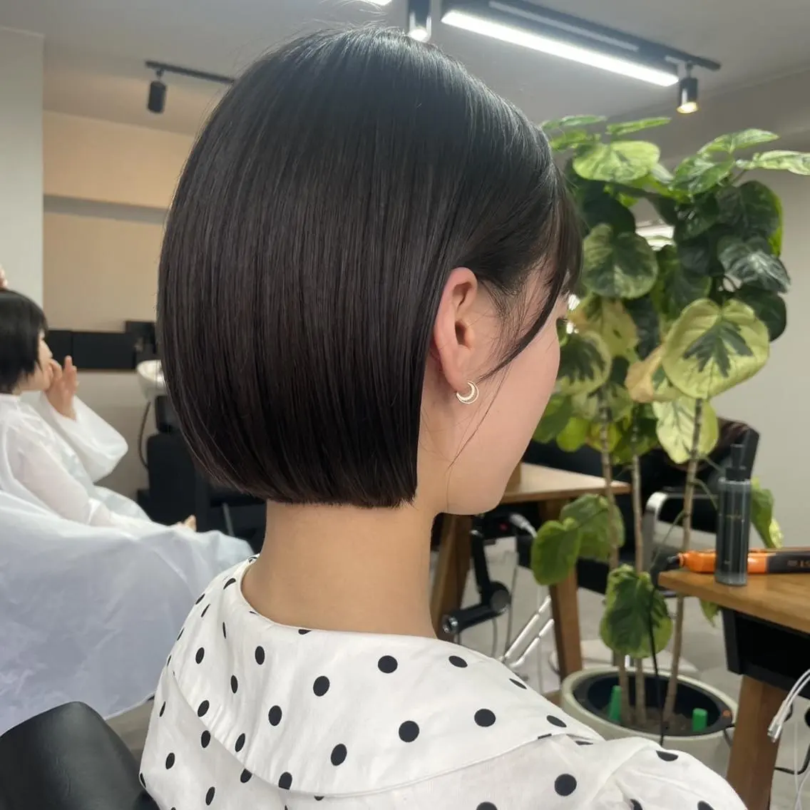 ショート カラー 絶壁解消/横顔美人に なるカット/尾瀬和也のヘアスタイル