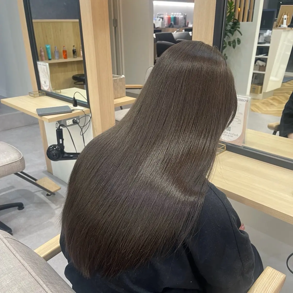 ロング 縮毛矯正 渡邊 優人のヘアスタイル