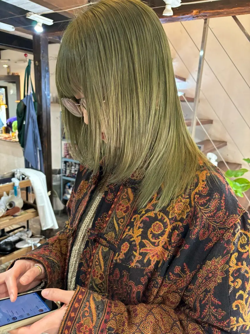 ミディアム カラー カット ヘアカラー 大石 朱純のヘアスタイル