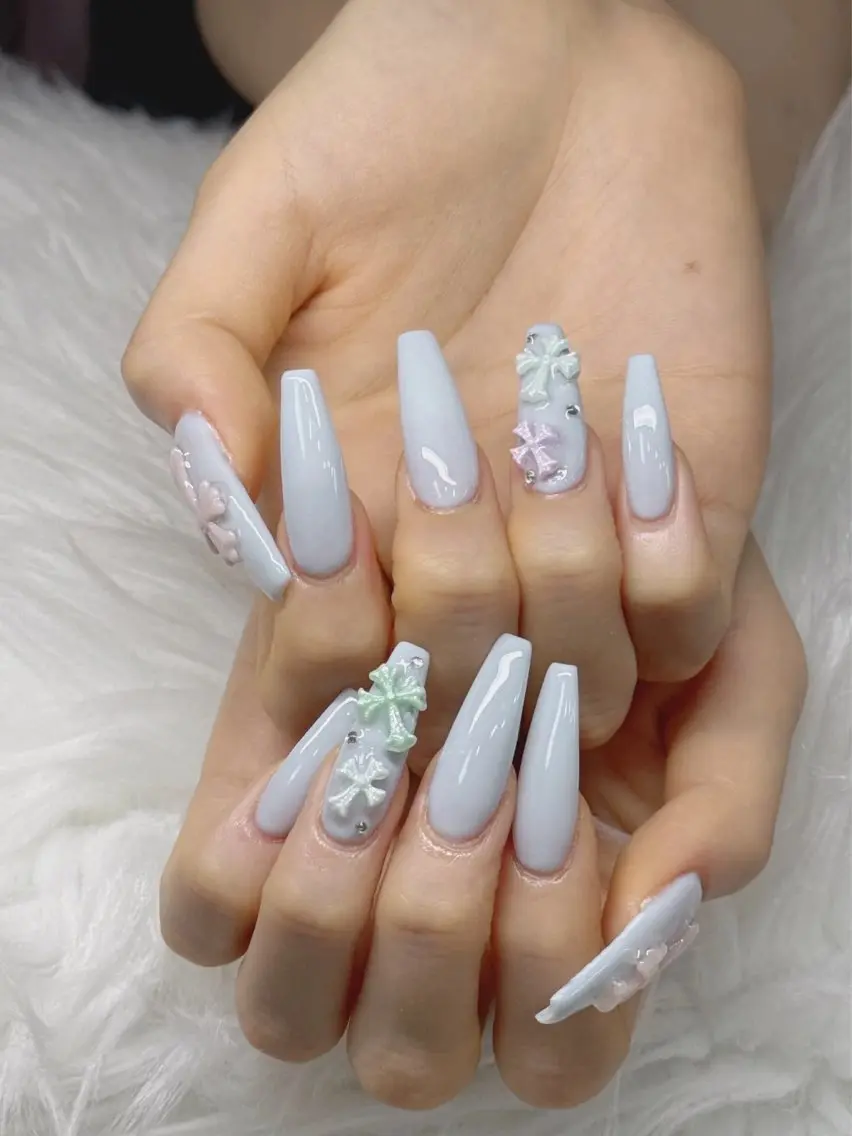 ネイル 長さ出し グラデーション 卒業式 キラキラネイル マグネットネイル Lee Nailsのネイルデザイン