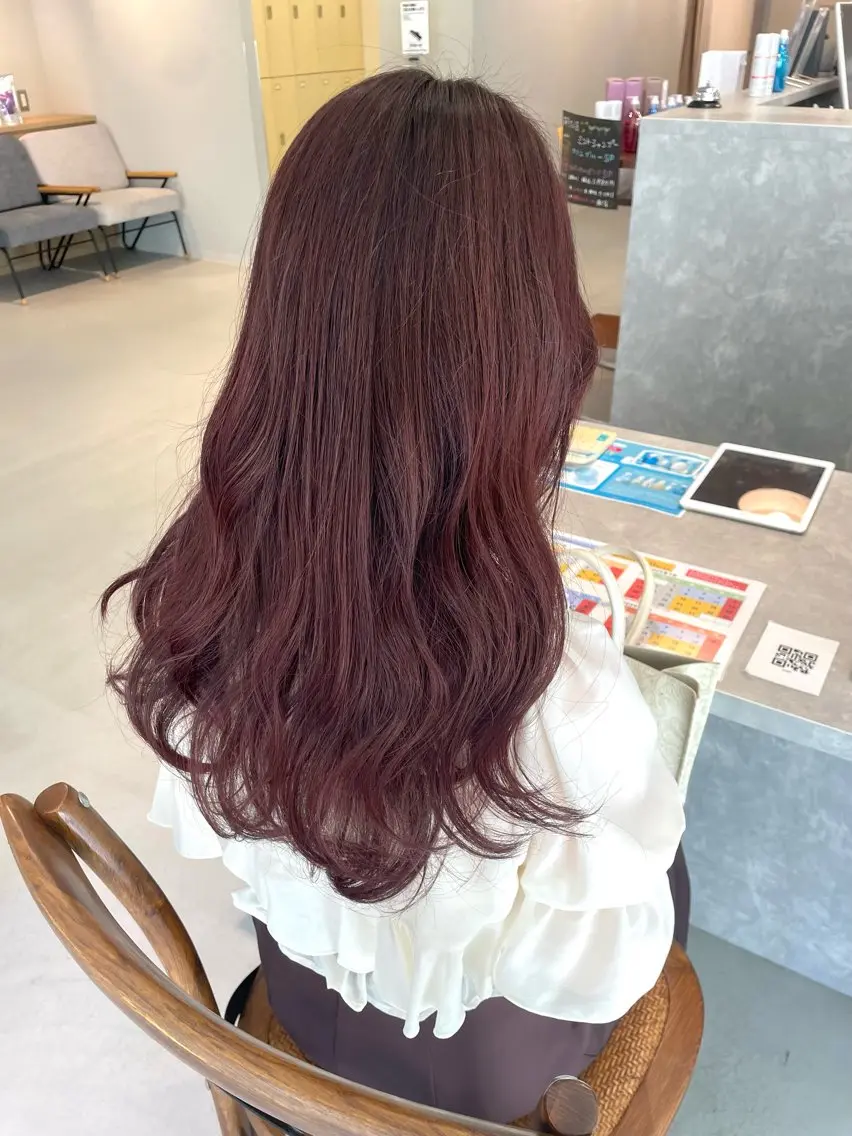 ロング ピンクラベンダー ヘアカラー ヘッドスパ 大人可愛い🎀ིྀ 🪞柔らかベージュのヘアスタイル
