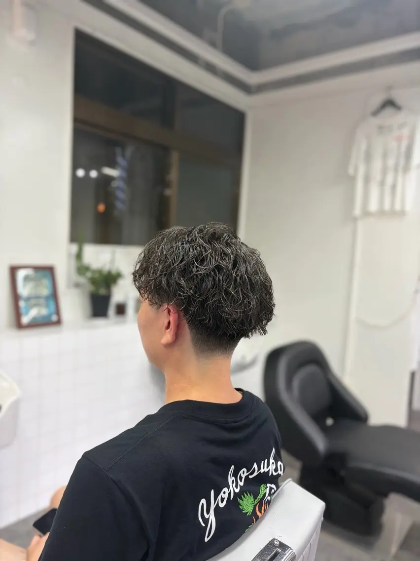 パーマ 宜保 斗馬のヘアスタイル