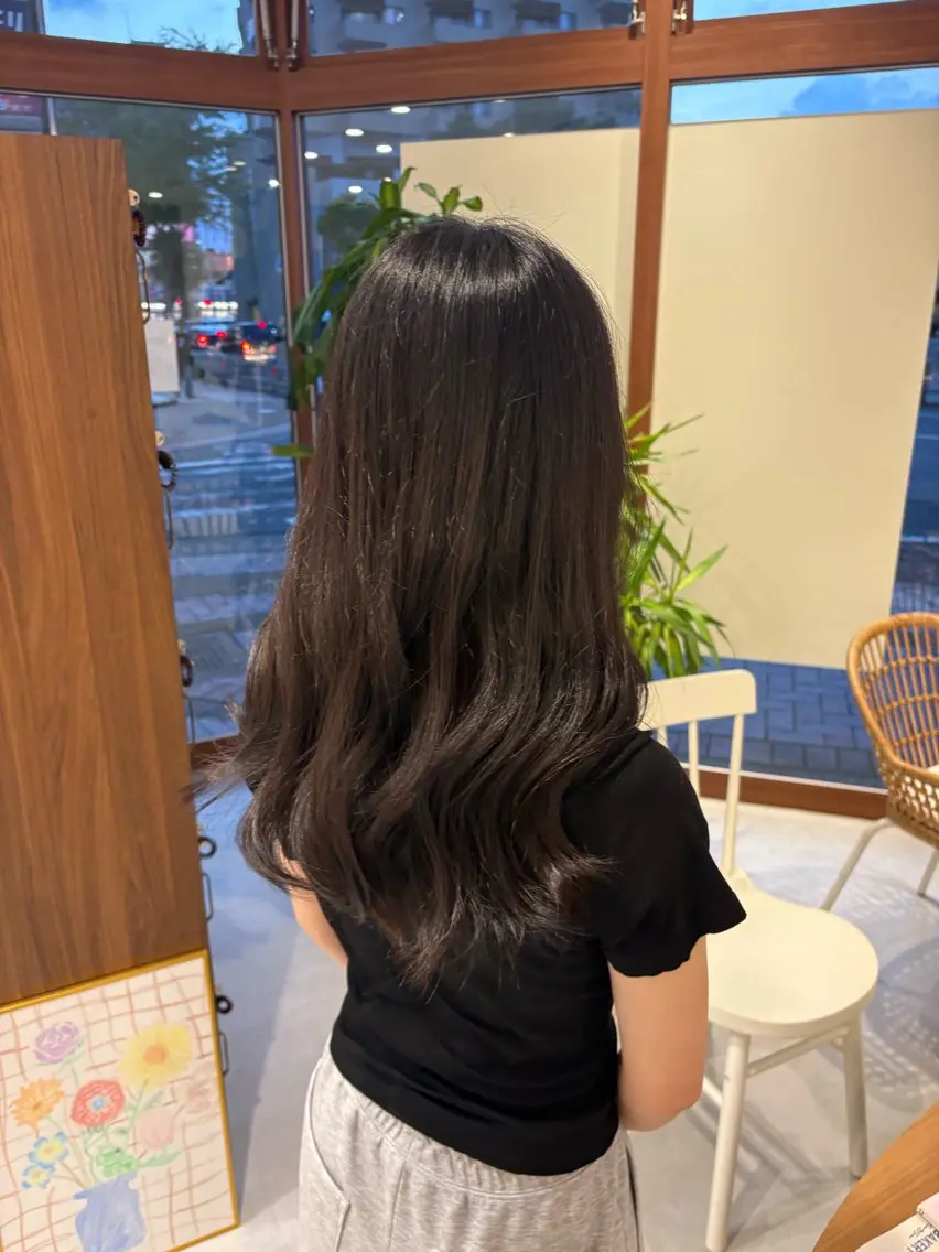 ロング 吉田 絢音のヘアスタイル
