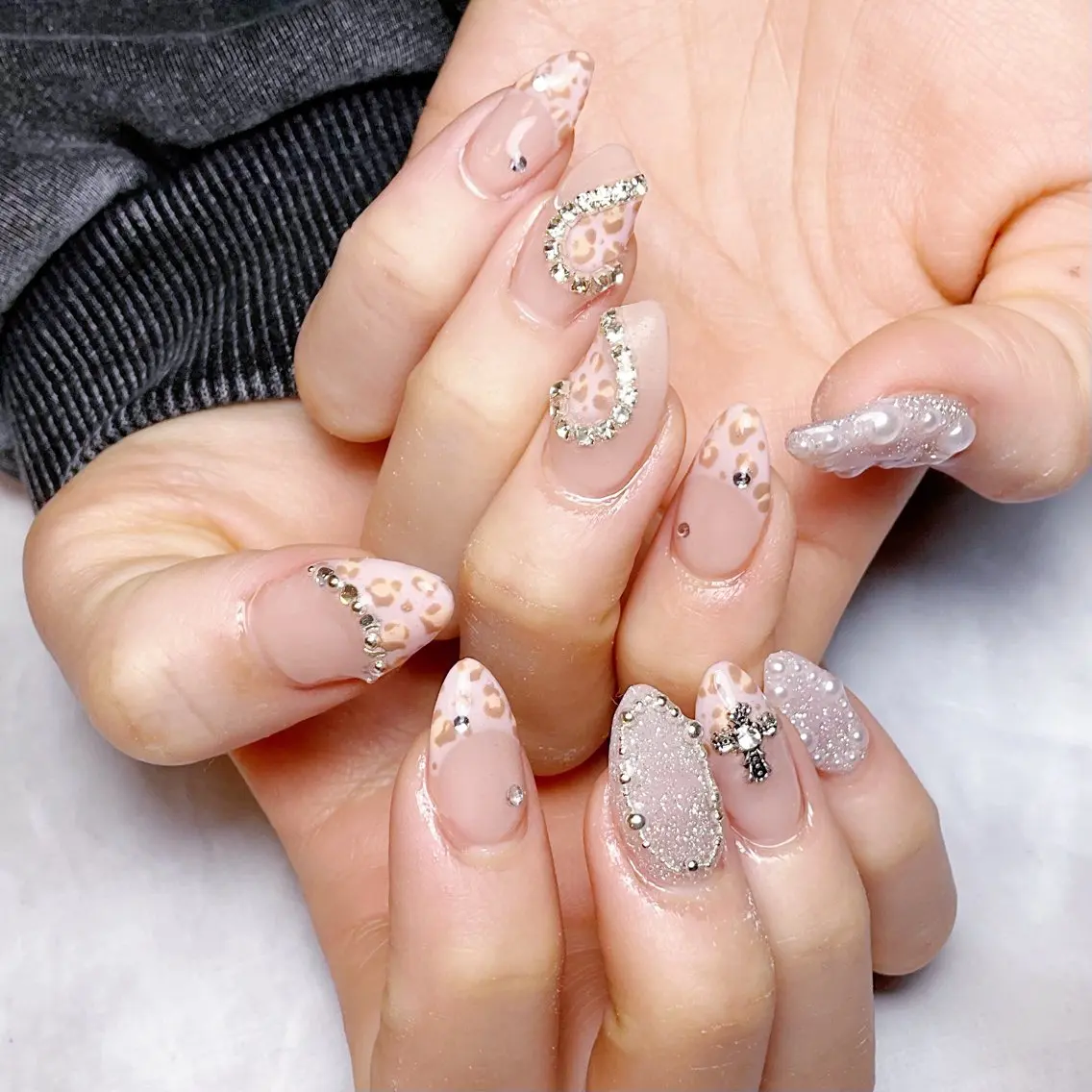 ネイル ハンドネイル 🍭Yun nail hyejin🌸のネイルデザイン