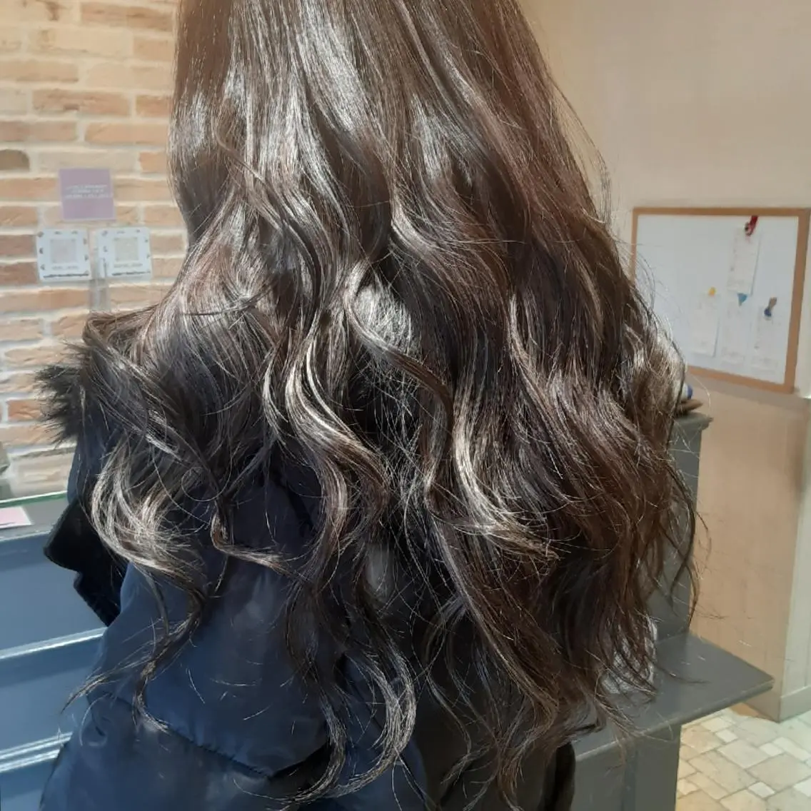 ロング アッシュ ハイライト はらだ ともこ☺︎のヘアスタイル
