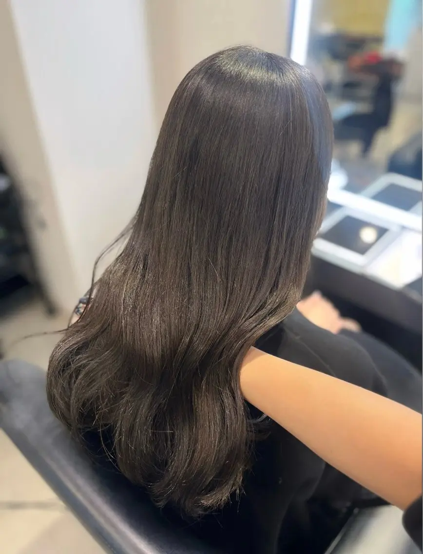 セミロング カット ヘアカラー トリートメント 顔周りレイヤー 髪質改善 / AYUのヘアスタイル
