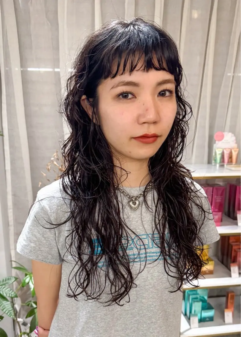 ロング パーマ くせ毛 ロング ニュアンスパーマ カット パーマ トリートメント ショートカット cipre 萌乃のヘアスタイル