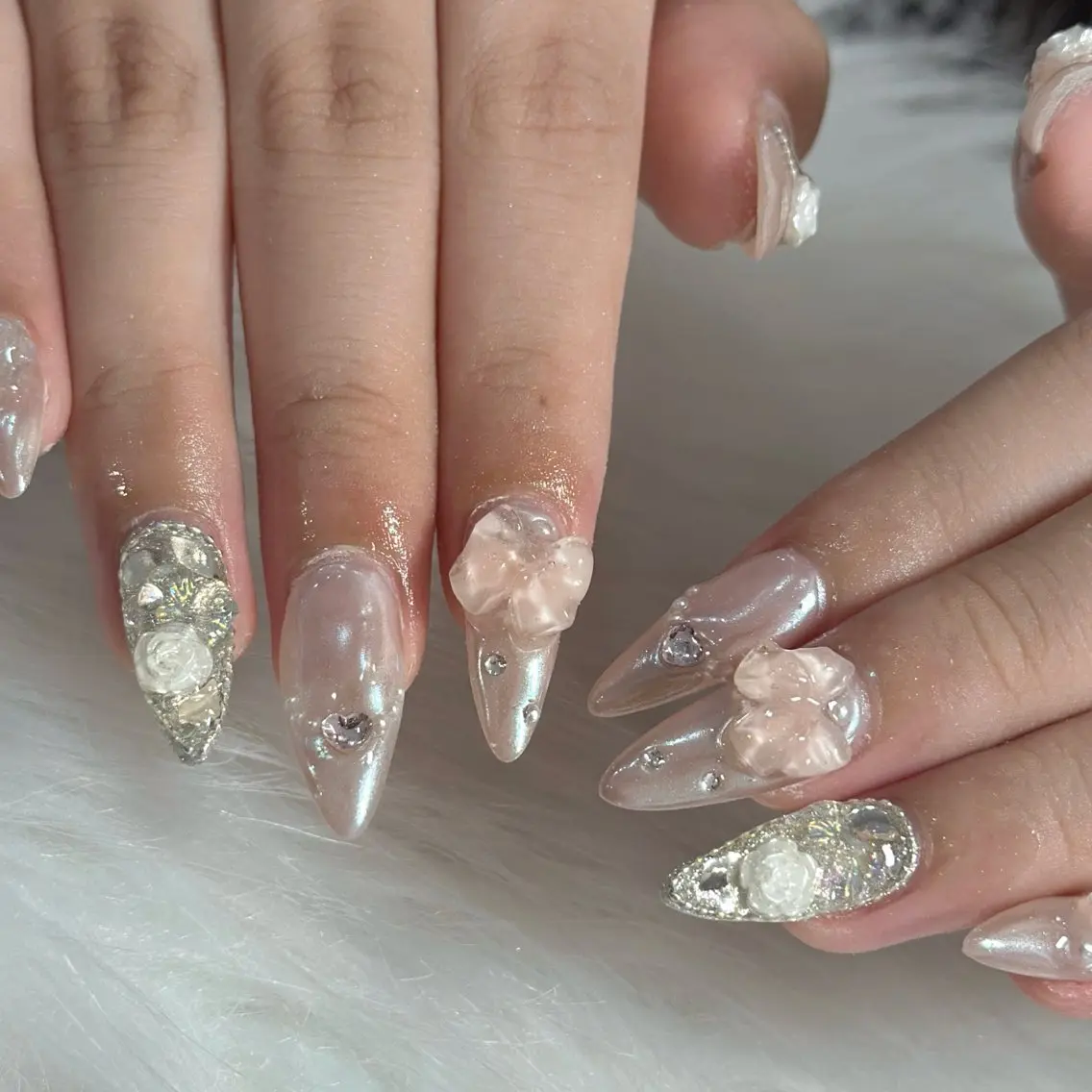 ネイル ハンドネイル フットネイル LAVISH nanamiのネイルデザイン