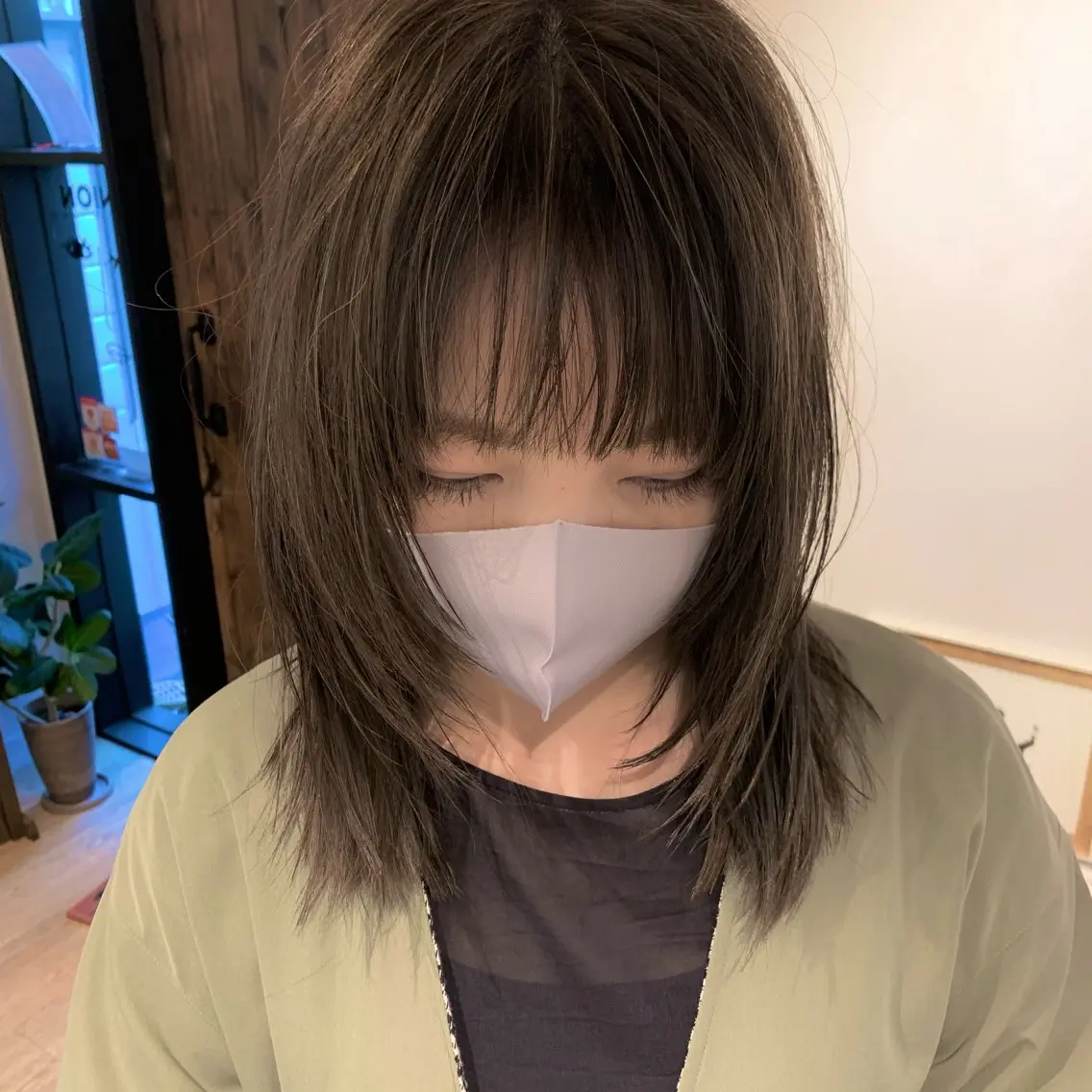顔まわりの矯正(優しい弱酸性タイプ)+前髪カットの写真