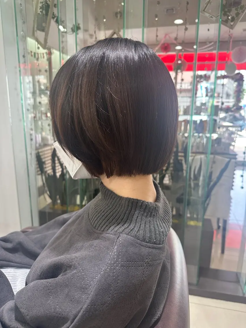 ミディアム 日曜日空きあり‼️ 艶々カラー🩷のヘアスタイル