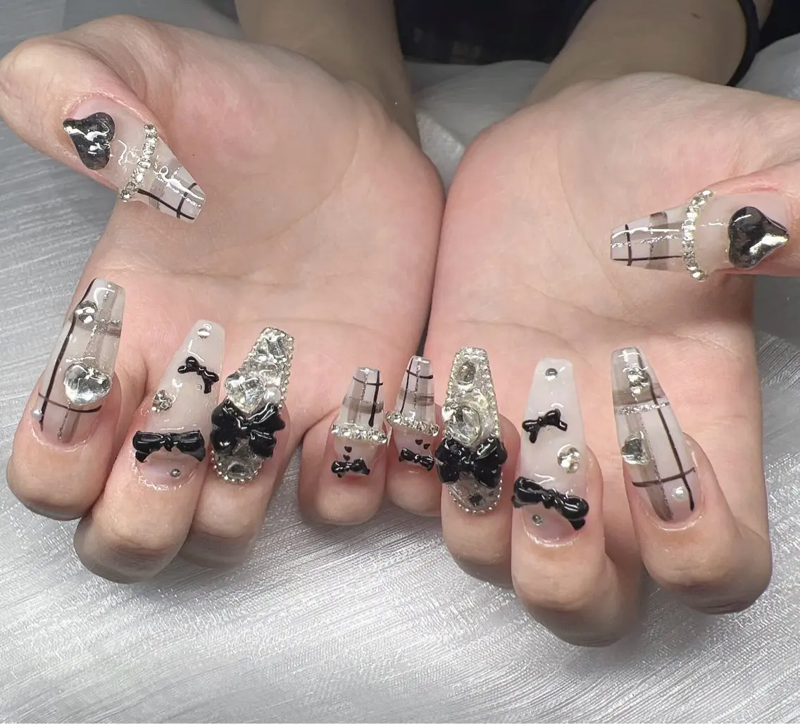 ネイル 長さ出し グラデーション 卒業式 キラキラネイル マグネットネイル ハンドネイル Lee Nailsのネイルデザイン