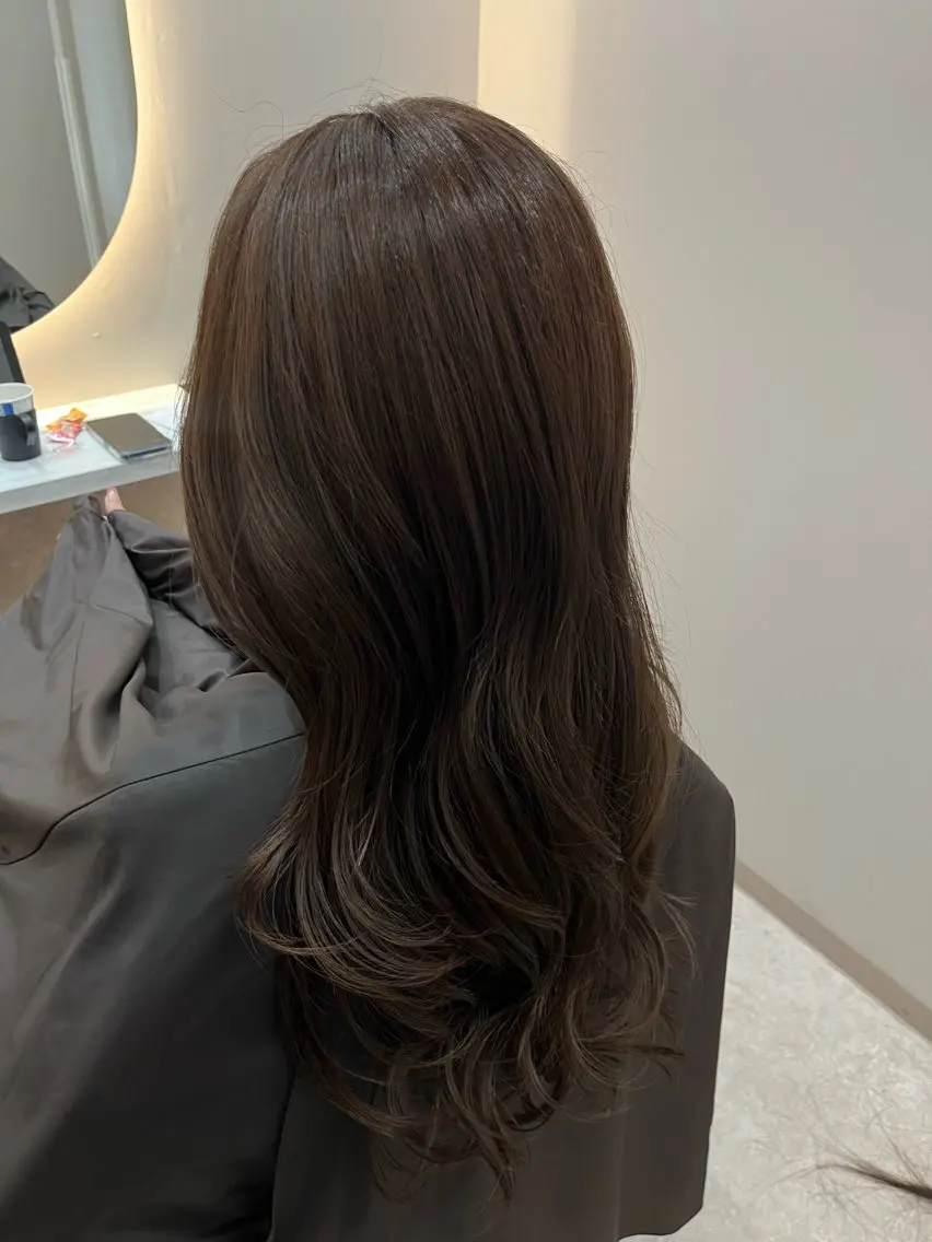 ロング カラー ベージュカラー 透明感カラー ラベンダーカラー ラベンダーベージュ くびれヘア カット ヘアカラー トリートメント 原田 愛梨のヘアスタイル