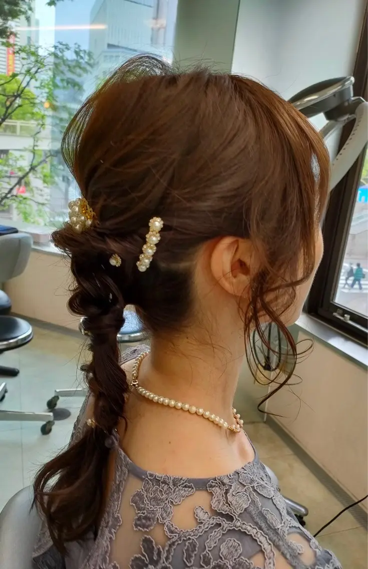 セミロング ヘアアレンジ au栄矢場町 似合わせカットのヘアスタイル