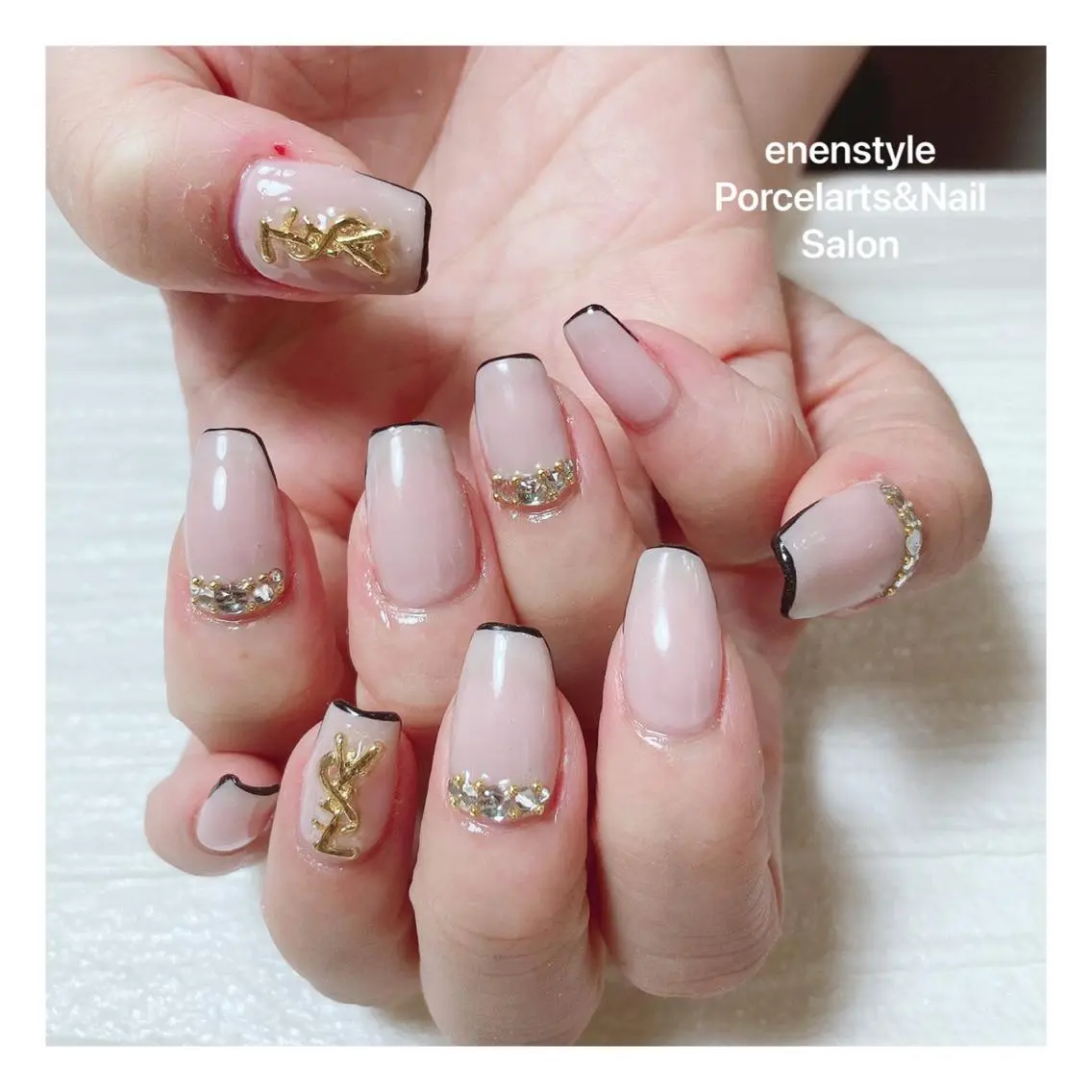 ミディアム ネイル ハンドネイル 🐾enen style 🐾のネイルデザイン