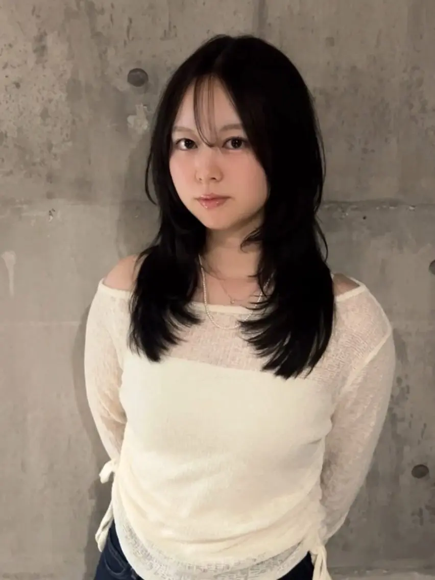 セミロング カラー グレージュ ハッシュカット ハッシュカット レイヤーカット　熊谷のヘアスタイル