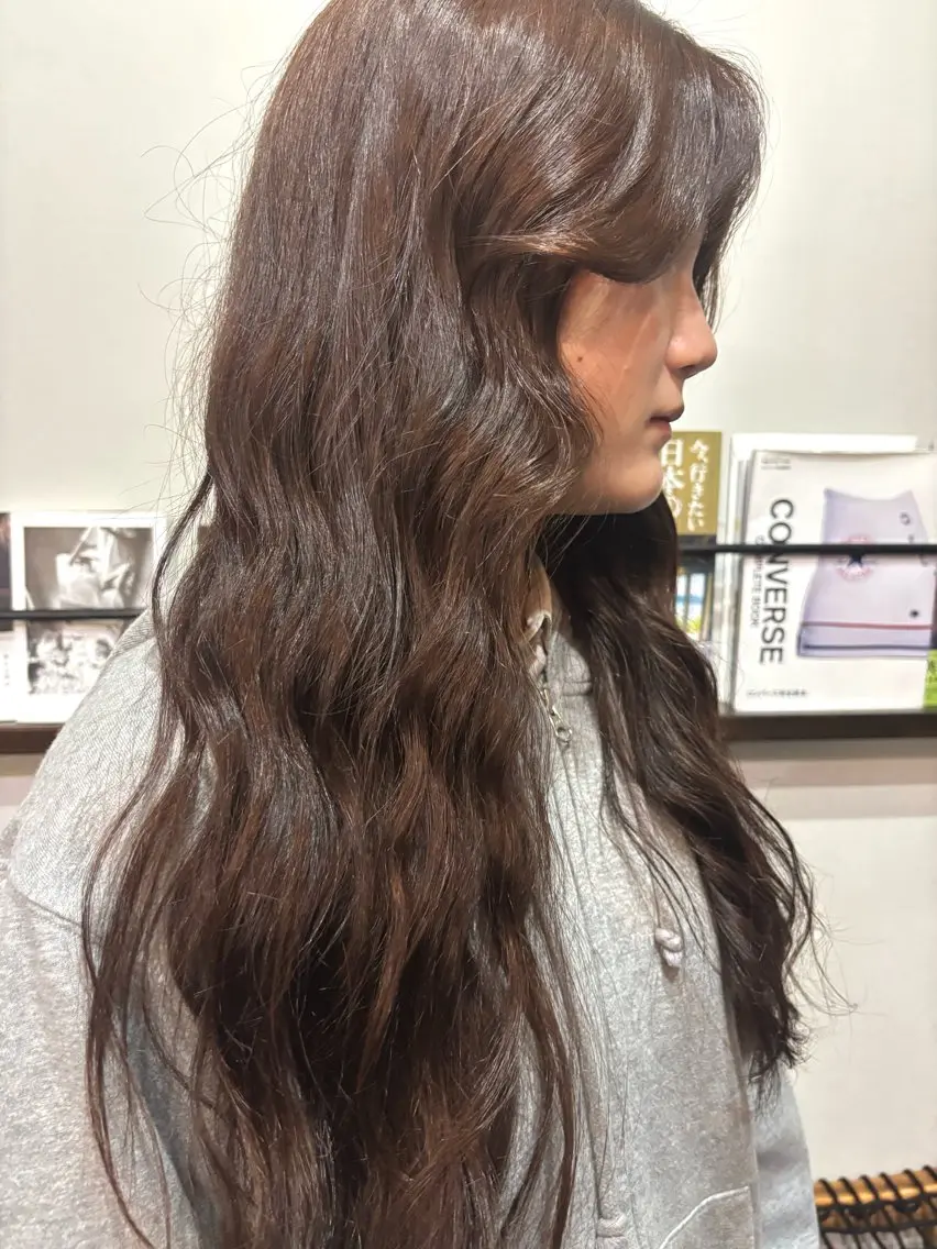 ロング カラー 井本 早紀のヘアスタイル