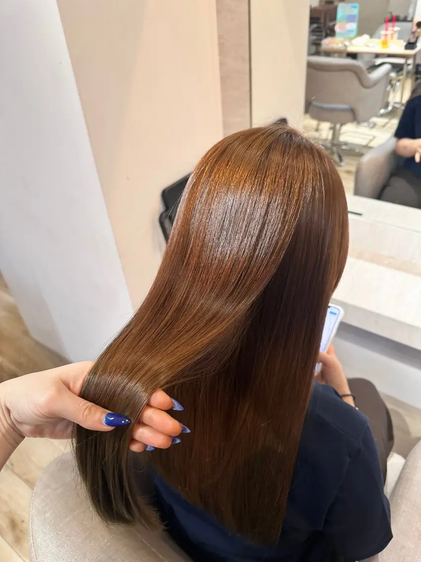 ロング 吉崎 明日香のヘアスタイル