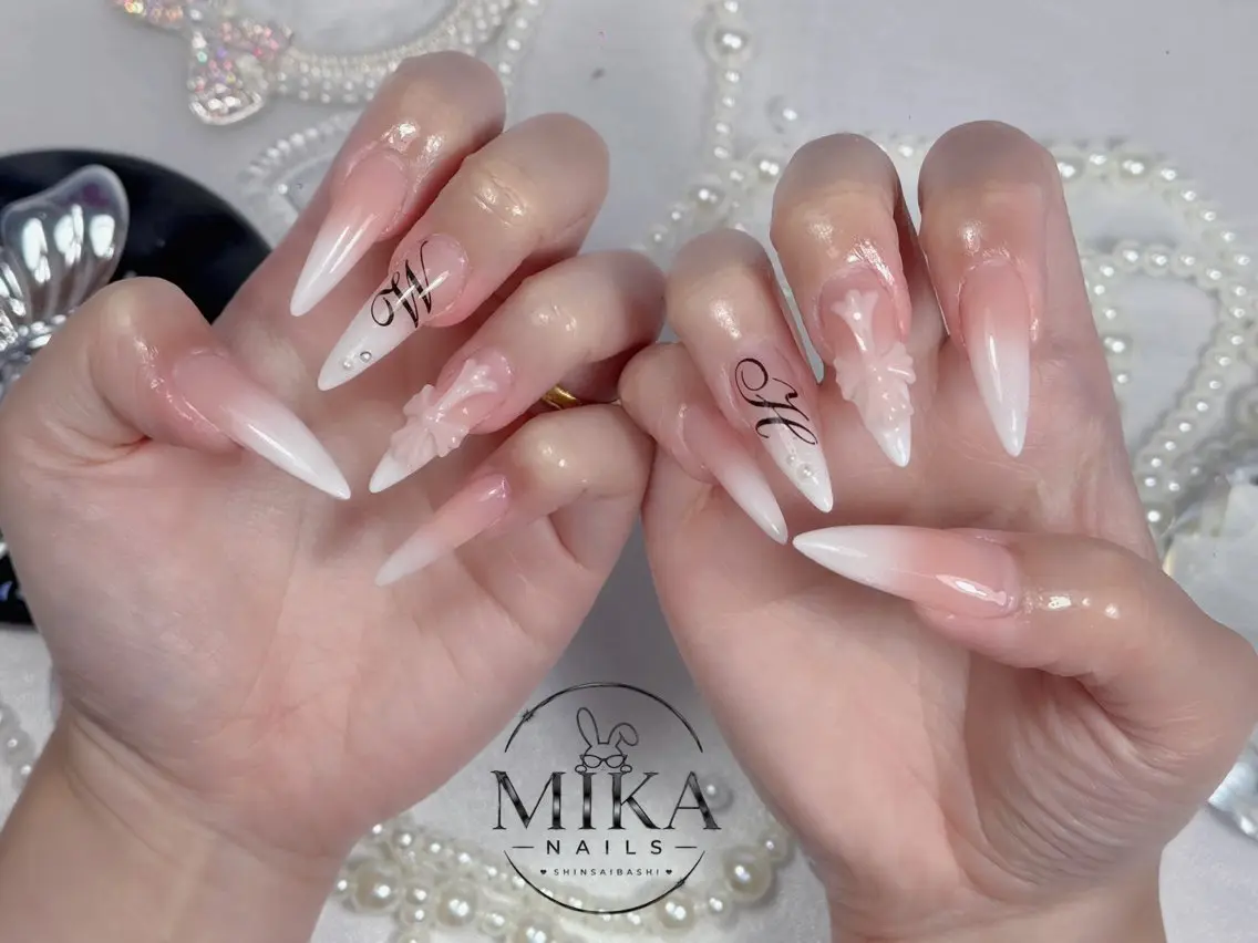 ネイル ガーリー キラキラネイル 韓国ネイル ロングネイル シンプルネイル ハンドネイル 🦊Genie🦊 Mika Nailsのネイルデザイン